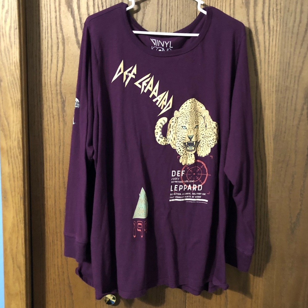 Torrid Def Leppard women’s burgundy long sleeve graphic rock band tee size 4X